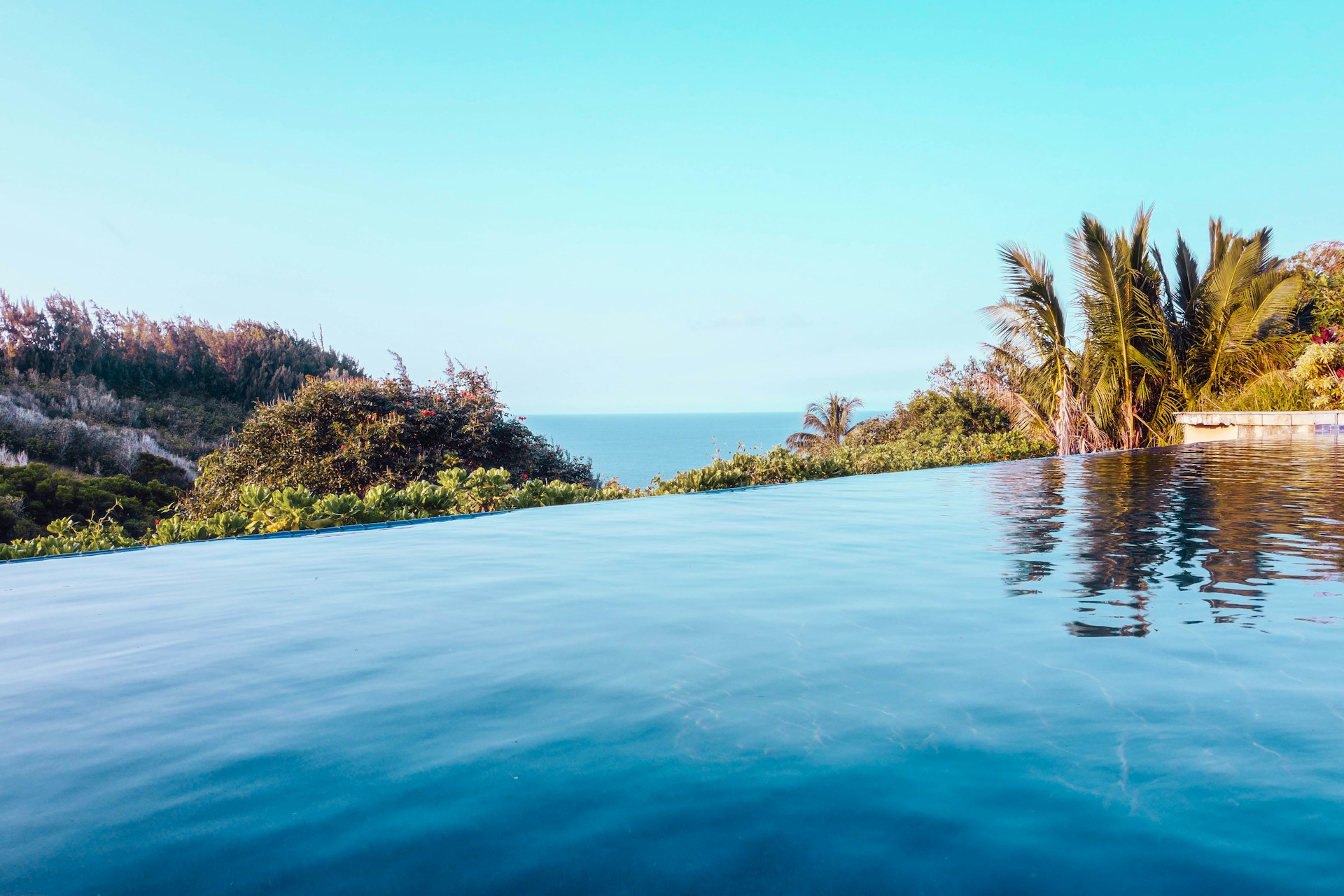 The Best Infinity Pool Resorts in Asia (Ranked by Experience)
