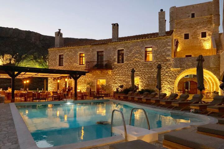 Inside Europe’s Best Historic Palace Hotels: A Royal Experience