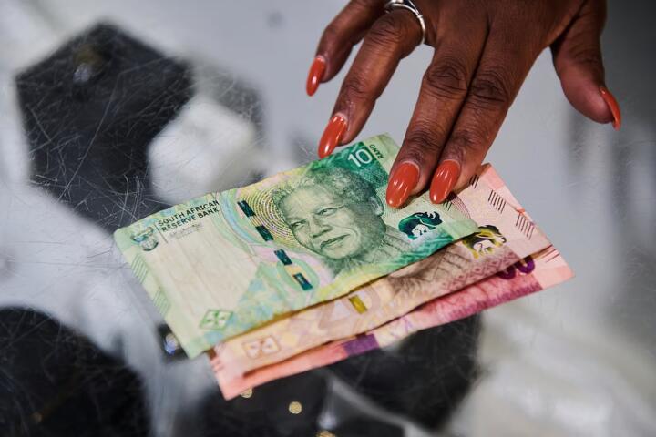 How Currency and Cards Work Across Africa