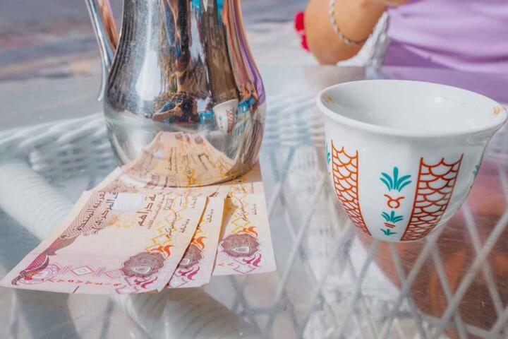 How Currency and Tips Work in the Region