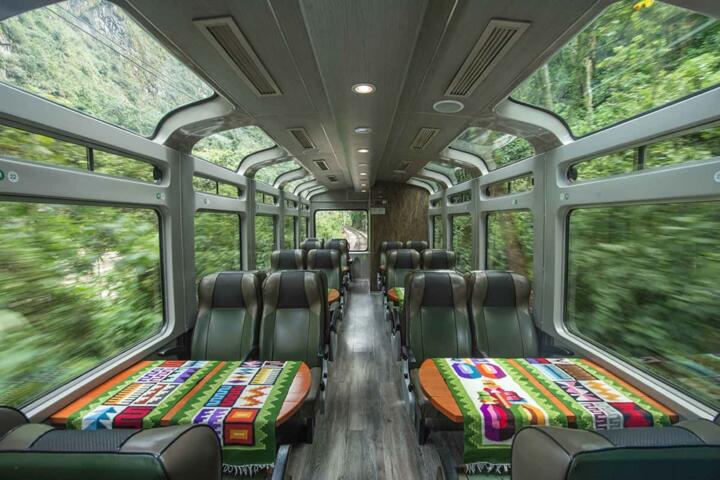 Peru Rail: Service Classes and Route Metrics